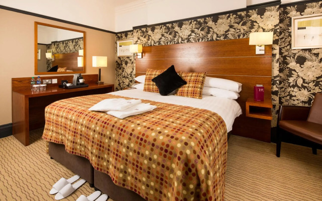 Mercure York Fairfield Manor Hotel