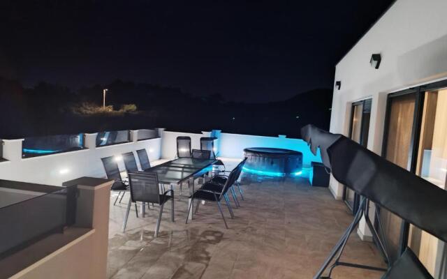 Villa Infinity