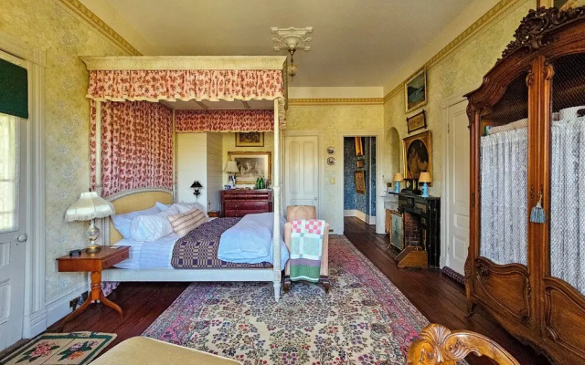 The JD Hyde Historic Inn