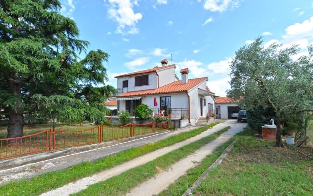 Apartment 1674