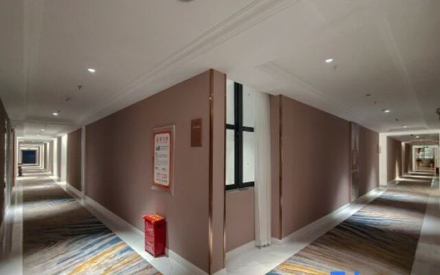 Vienna Hotel (Wuchang Jiangtan Xujiapeng Subway Station, Hubei University)