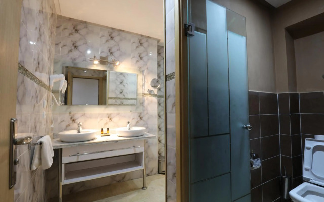 Silver Suites Hotel & Spa