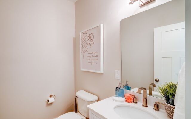 1121 Nashville - 4 Br Duplex