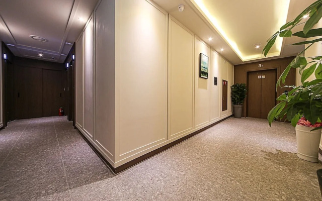 Hotel Button