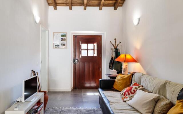 Casa da Fonte / Fountain House