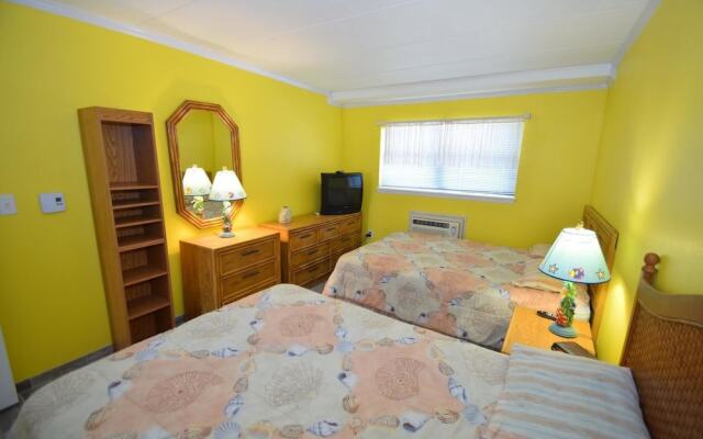 Oceanwalk East 411 1 Br condo by RedAwning