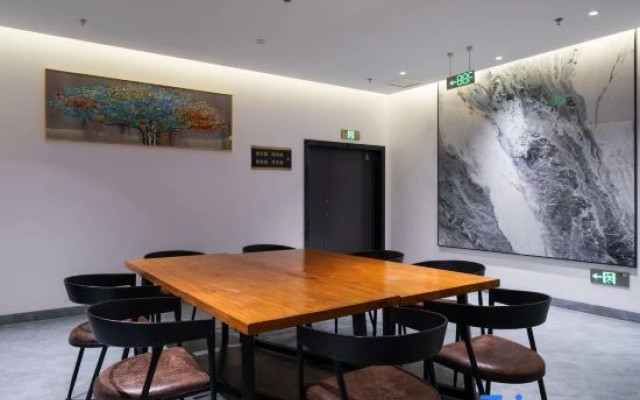 Yueji Hotel (Railway Station Wangchengpo Subway Station Store)