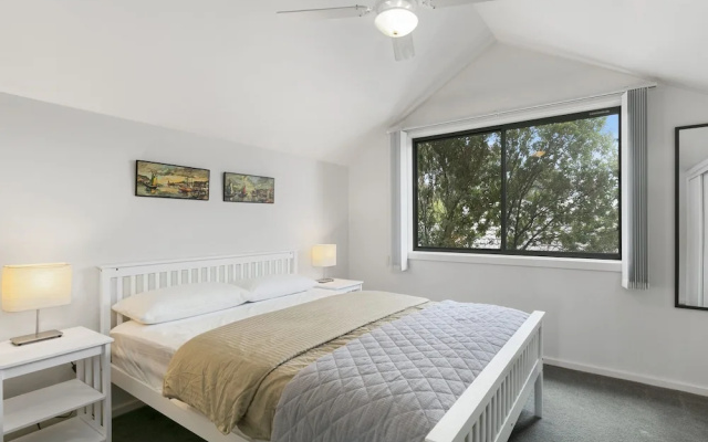 Beached AS - Free Wifi, Netflix & Foxtel, Heated Pool