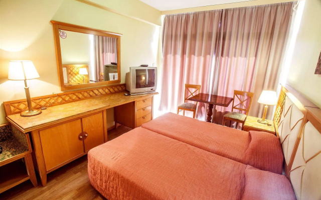 Estella Hotel & Apartments