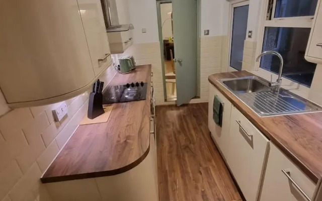 Elegant 4-bed House in Dartford