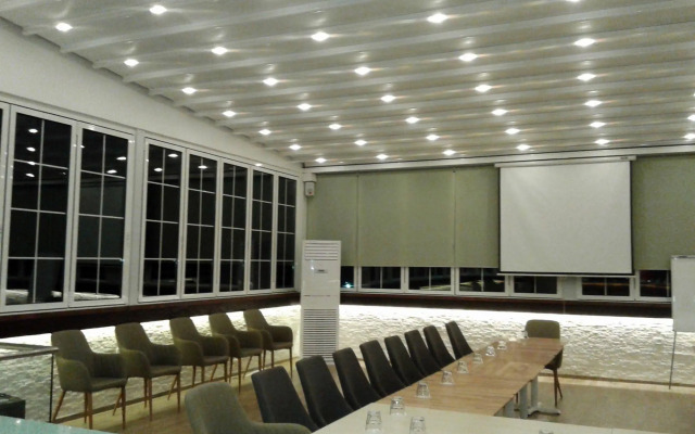 Capital Tirana Hotel Bruci