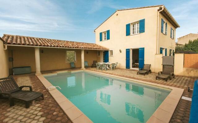 House With 3 Bedrooms in Saint-pierre-de-vassols, With Private Pool, E