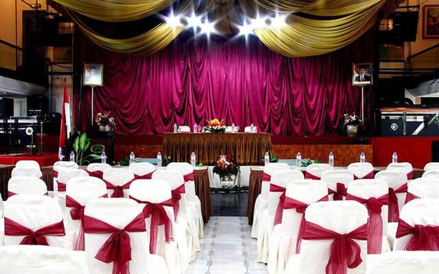 OYO 242 New Grand Park Hotel