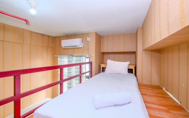 Comfortable And Tidy Studio At Dave Apartment
