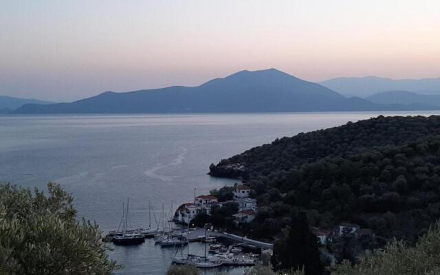 Chiona΄s Apartments by the Sea