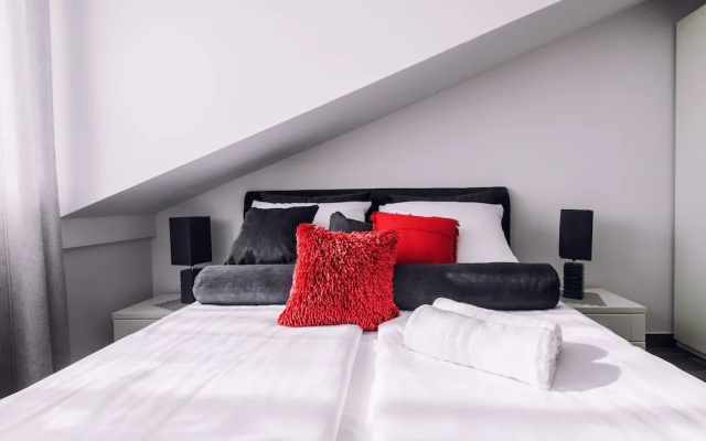 City Lights Apartments - Arianska