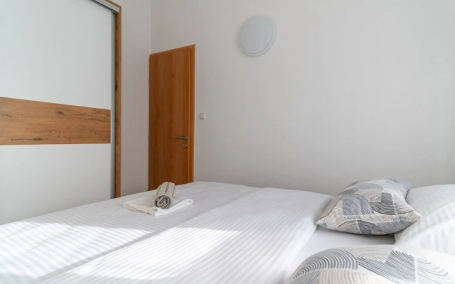 Lux 3 - Heated Pool - A6