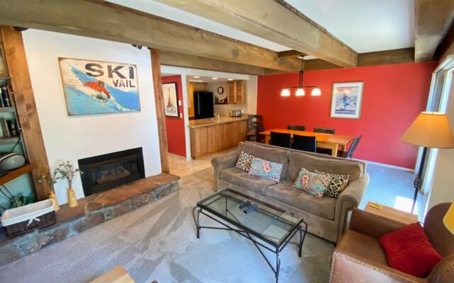 #109 Vail International