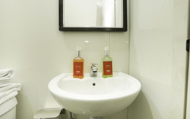 SUPER OYO Flagship 3688 Pot Art