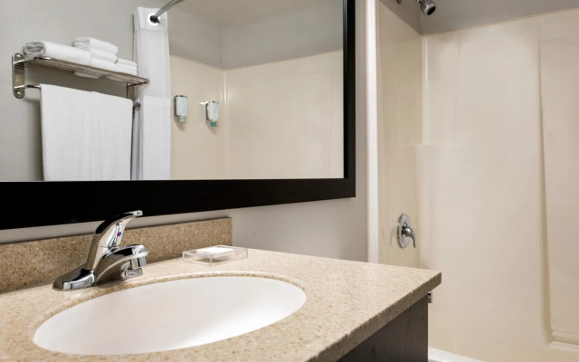 Travelodge Suites by Wyndham New Glasgow