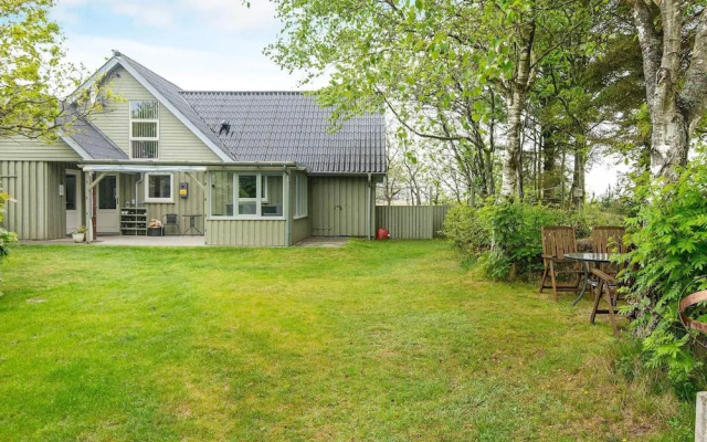 Spacious Holiday Home in Hemmet near Sea