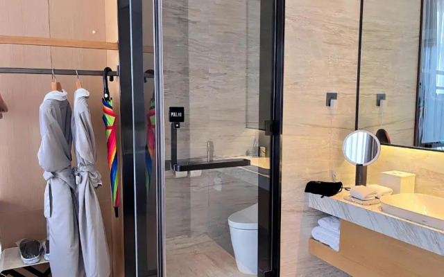 Lujiang Mega Hotel