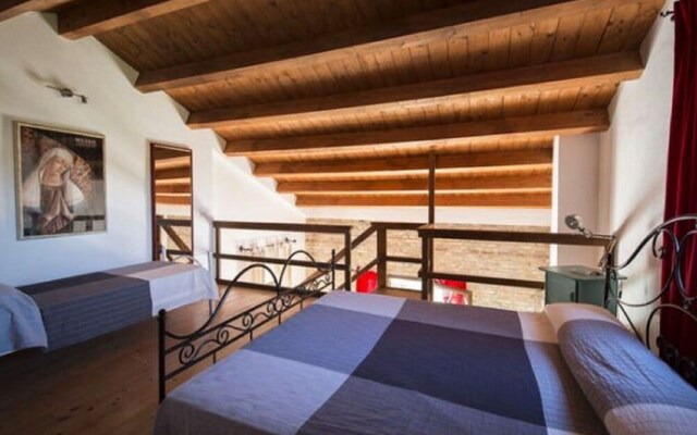 Serene Apartment in Ascoli Piceno with Hot Tub