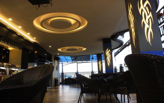 Cardinal Lucky Star Hotel Batam