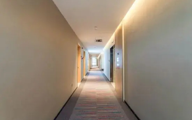 Duogao Hotel (Cixi Zhouxiang Branch)