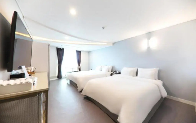 Jeonju Junghwasan-dong Guardian Angel