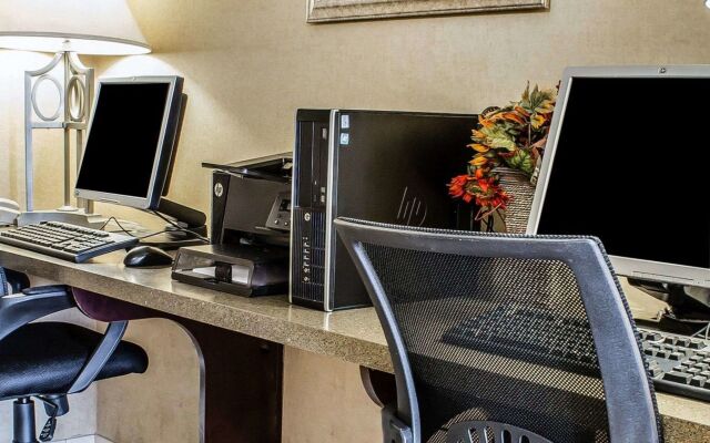 MainStay Suites Coralville - Iowa City