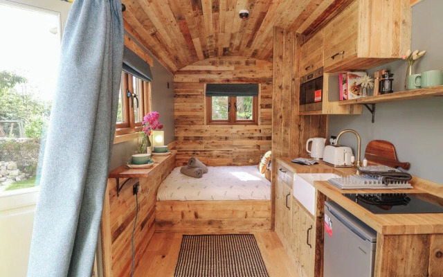 Tower Hut