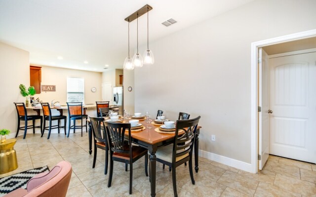 Solterra - 4167 Oaktree Drive