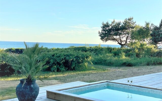 Stunning Ocean View and Private Beach
