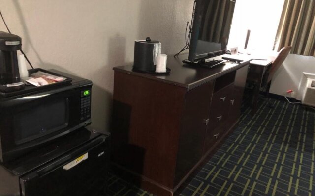 Emerald Coast Inn & Suites