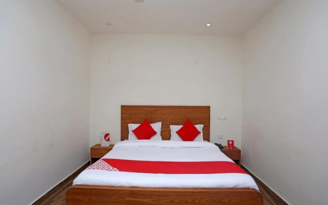 OYO 18347 Hotel Mountain Inn