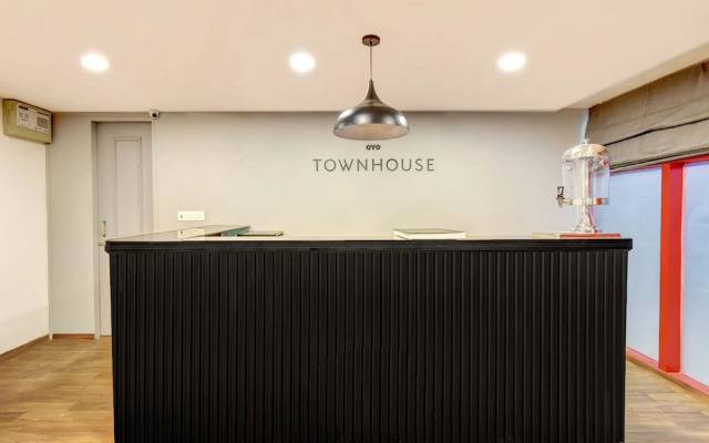 OYO Townhouse 115 Patel Nagar