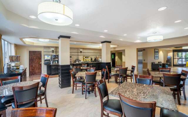 La Quinta Inn & Suites by Wyndham Hot Springs