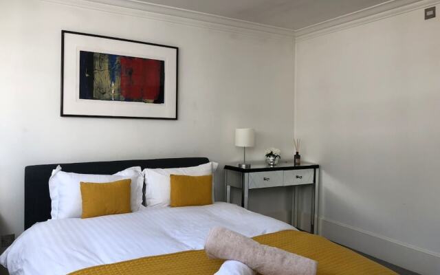 Luxury stay bond street