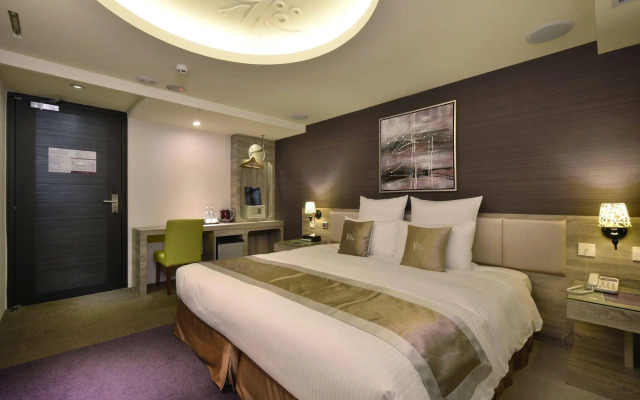 V one Hotel