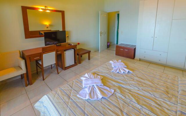 Skiathos Club Hotel Suites