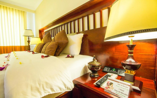 Royal Empire Hotel