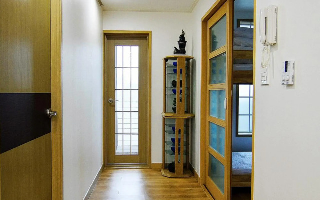 Ganderak Guesthouse - Hostel