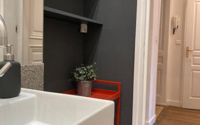 Studio standing, hyper centre, très calme