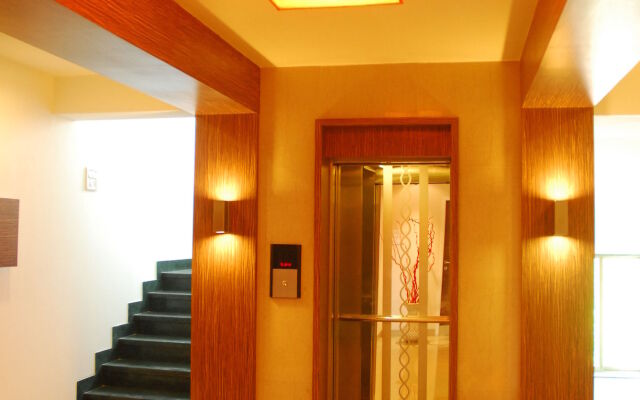 Hotel Mourya Residency