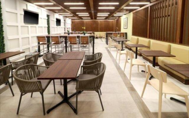Holiday Inn Express And Suites Playa Del Carmen