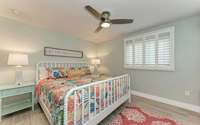 Sea La Vie - 205 - 55th