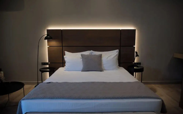 ILION Air Host - Near Athens International Airport