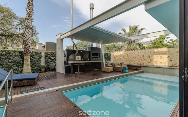 House w/ pool 5BR near Jurerê Beach RCA26