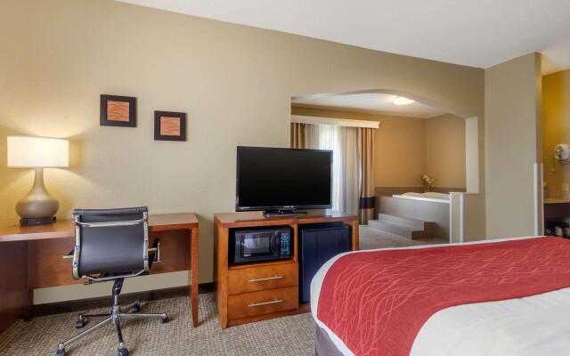 Comfort Inn and Suites Pittsburg